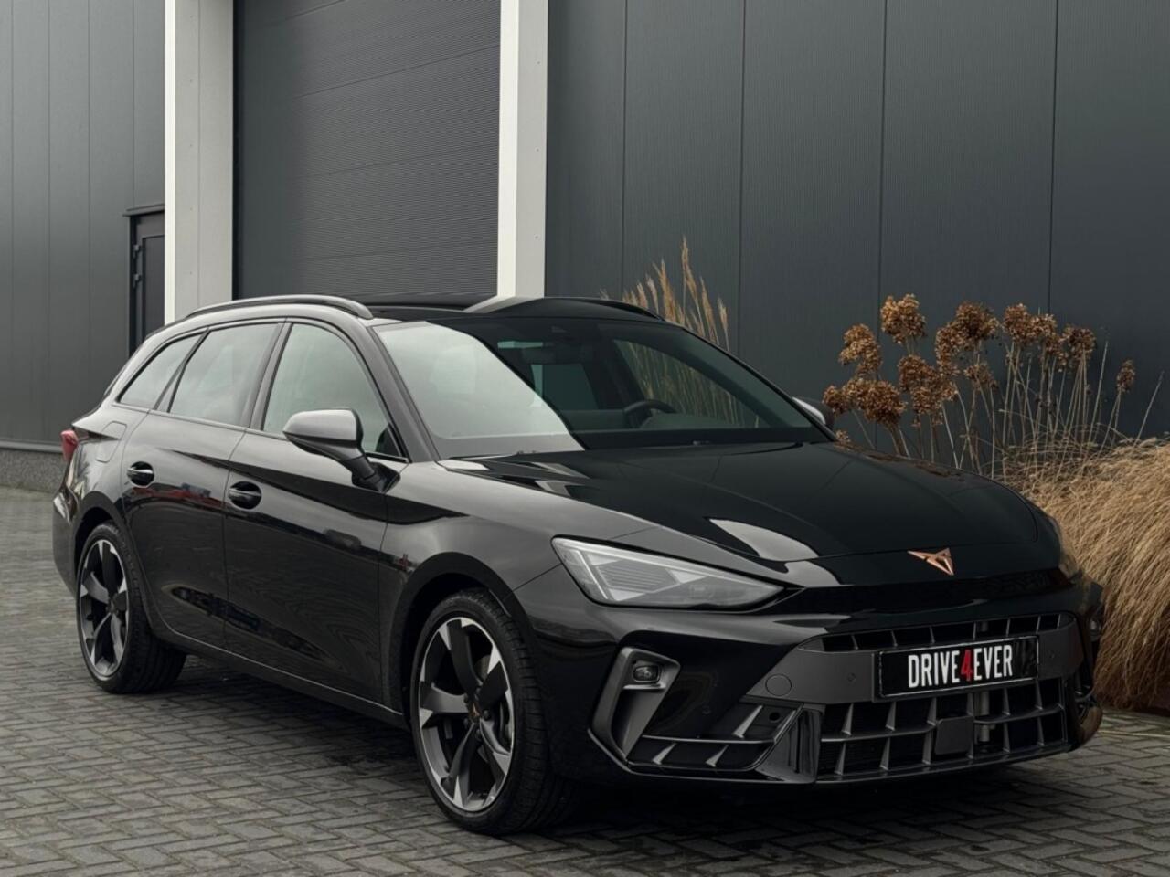 Cupra Leon Sportstourer 1.5 e-TSI 2025 GARANTIE NAVI CLIMATE APPLE CARPLAY LEDER