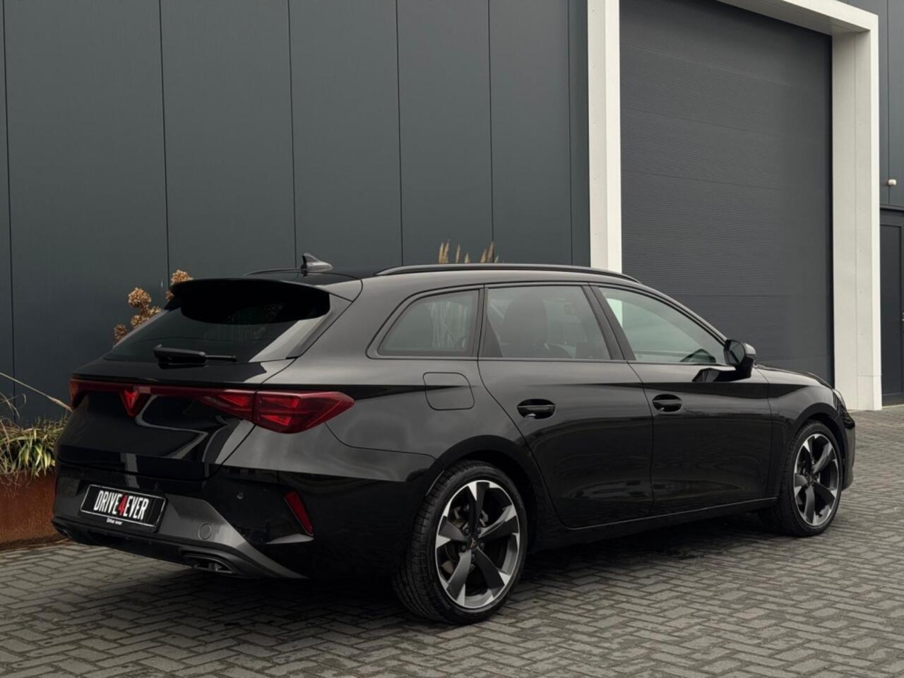Cupra Leon Sportstourer 1.5 e-TSI 2025 GARANTIE NAVI CLIMATE APPLE CARPLAY LEDER