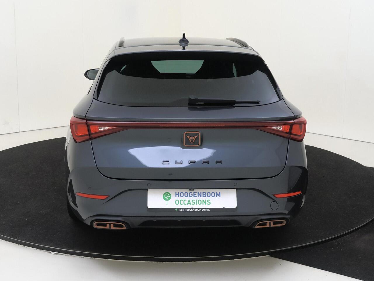Cupra Leon Sportstourer 1.4 e-Hybrid Business | SoH 100% | Adaptieve demping | Stoel- en stuurwielverwarming | Achteruitrijcamera | Parkeerassistent | Keyless | 3-zone airco | Navigatie |