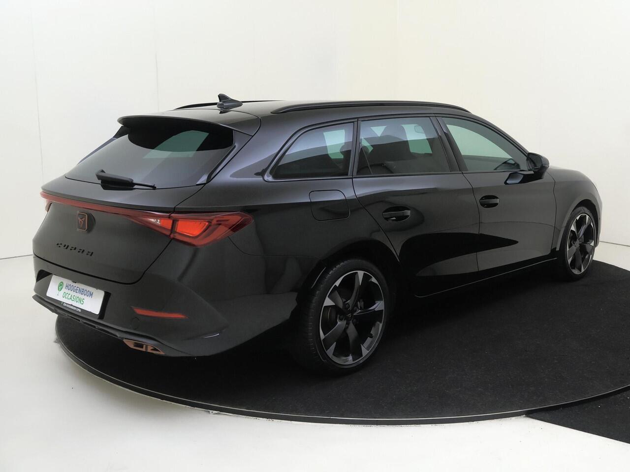 Cupra Leon Sportstourer 1.4 e-Hybrid Business | SoH 100% | Parkeerassistent | Adaptieve demping | Stoel- en stuurwielverwarming | Keyless | 3-zone airco | Navigatie | Achteruitrijcamera |