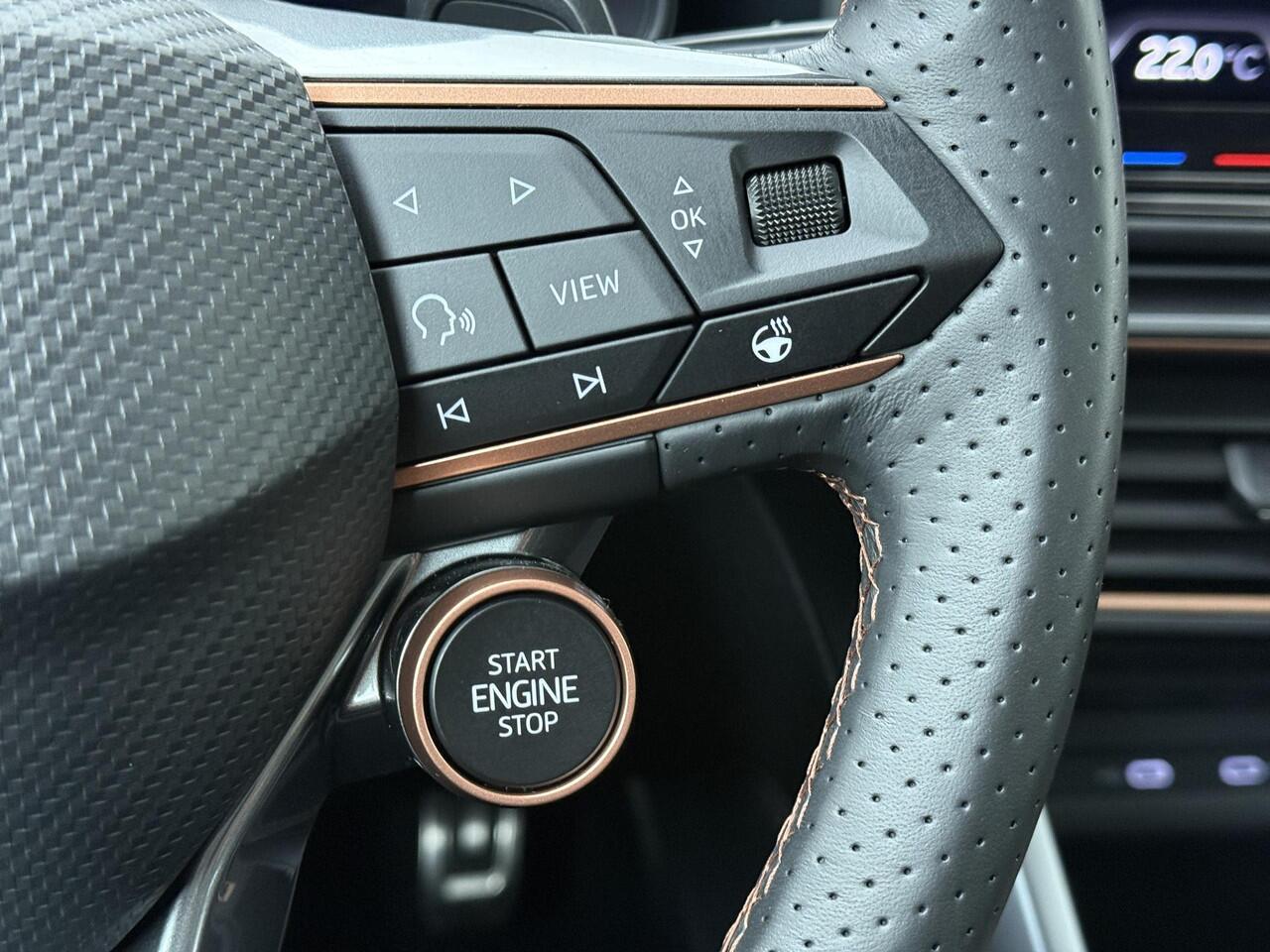 Cupra Leon Sportstourer 1.5 TSI e-Hybrid VZ Performance | 272 PK | SoH 100% | Panoramadak | Lederen kuipstoelen | Dodehoek detectie | Adaptive cruise control | Navigatiesysteem |