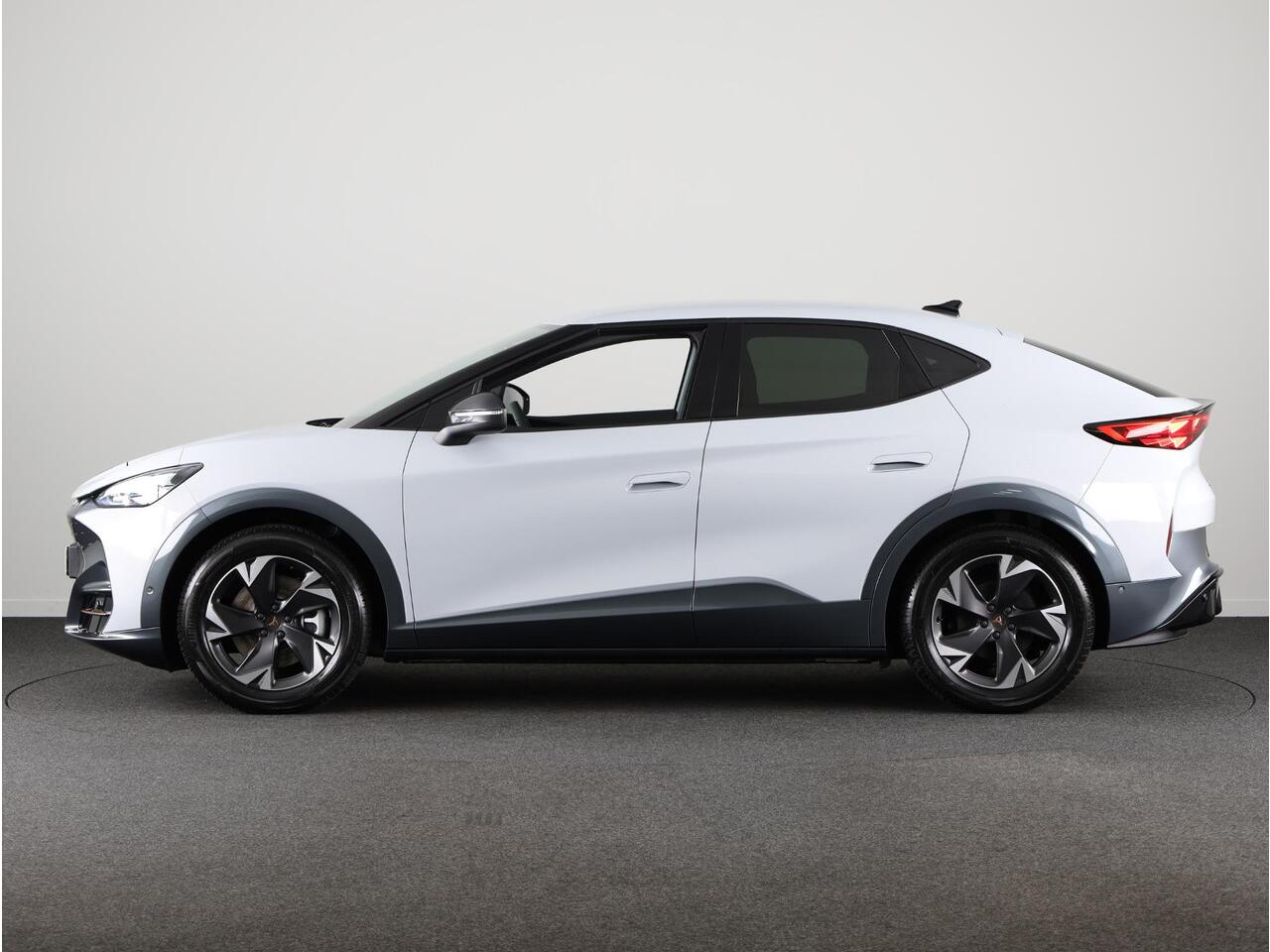 Cupra Tavascan Business 82 kWh 286pk | Trekhaak | Adaptieve Cruise Control | 19 inch | Navigatie | LED verlichting |