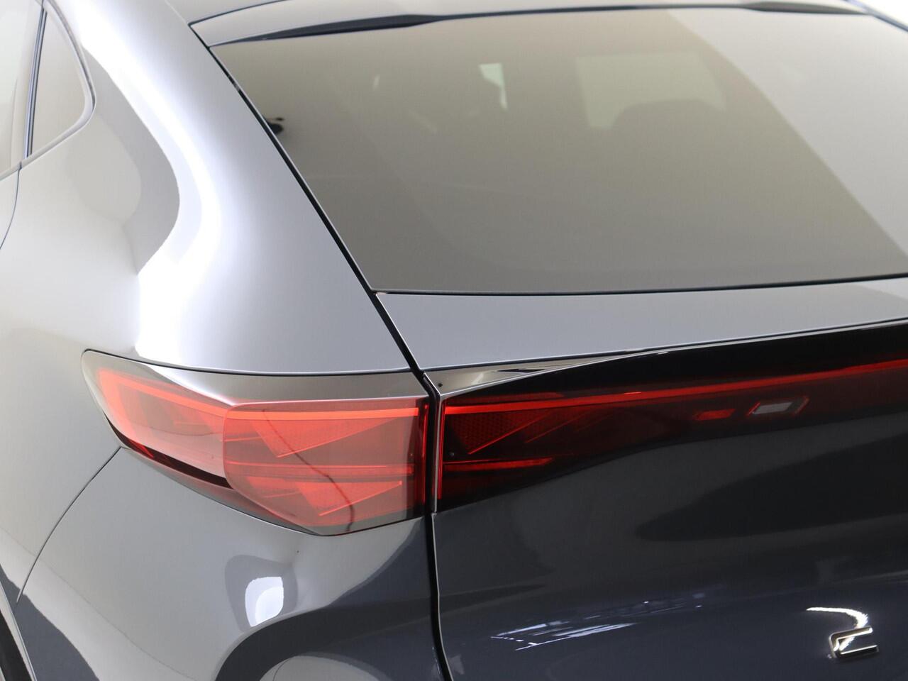 Cupra Tavascan VZ Adrenaline 82 kWh | Panoramadak | Adaptieve demping systeem | 360 camera | Head-up display | 3-zone airco | Parkeerassistent | Dodehoek detectie | Keyless |