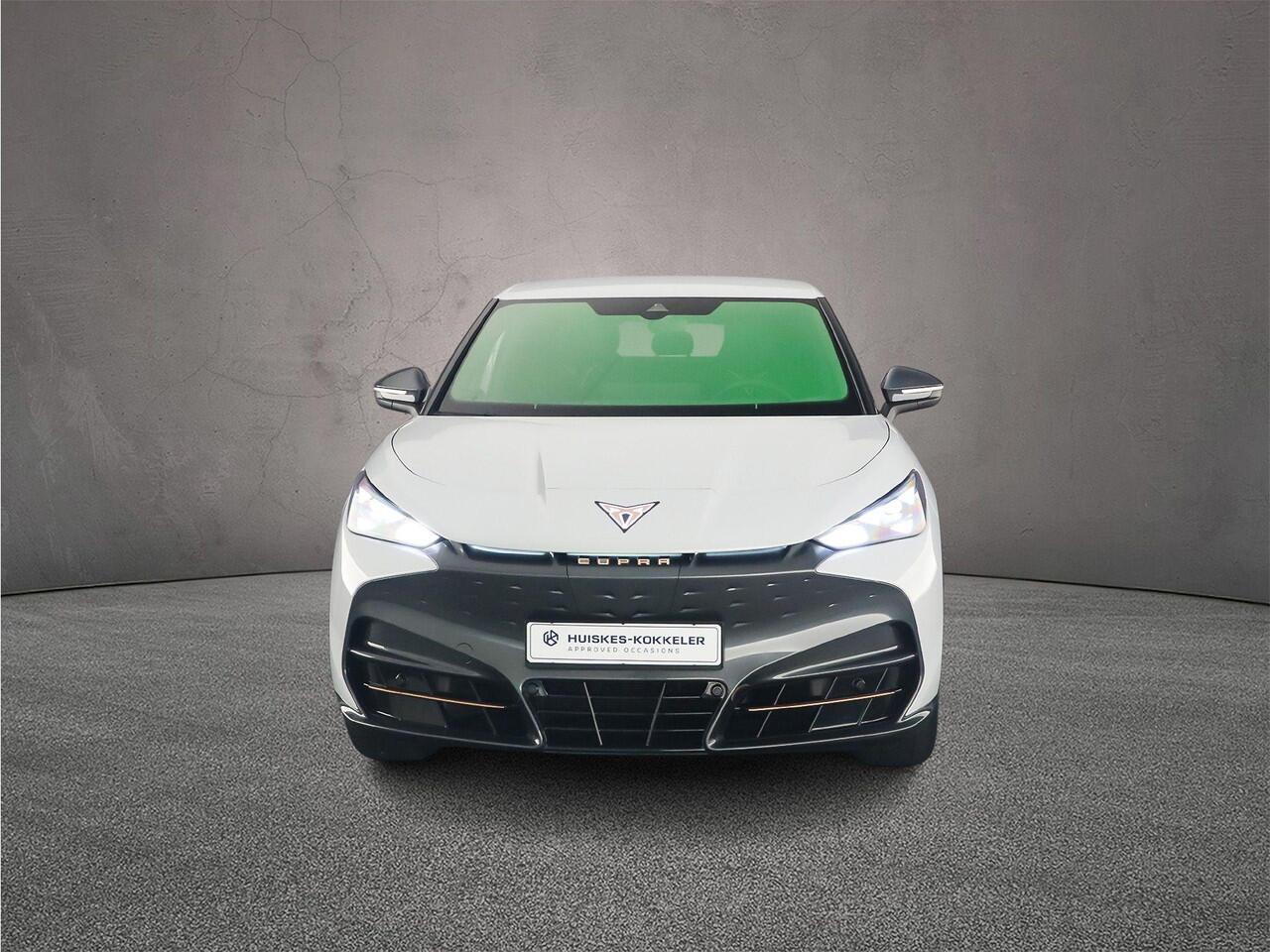 Cupra Tavascan Business 286pk Automaat Warmtepomp, Adaptive cruise control, Elektrische achterklep, Achteruitrijcamera, Navigatie, Stuurwiel verwarmd