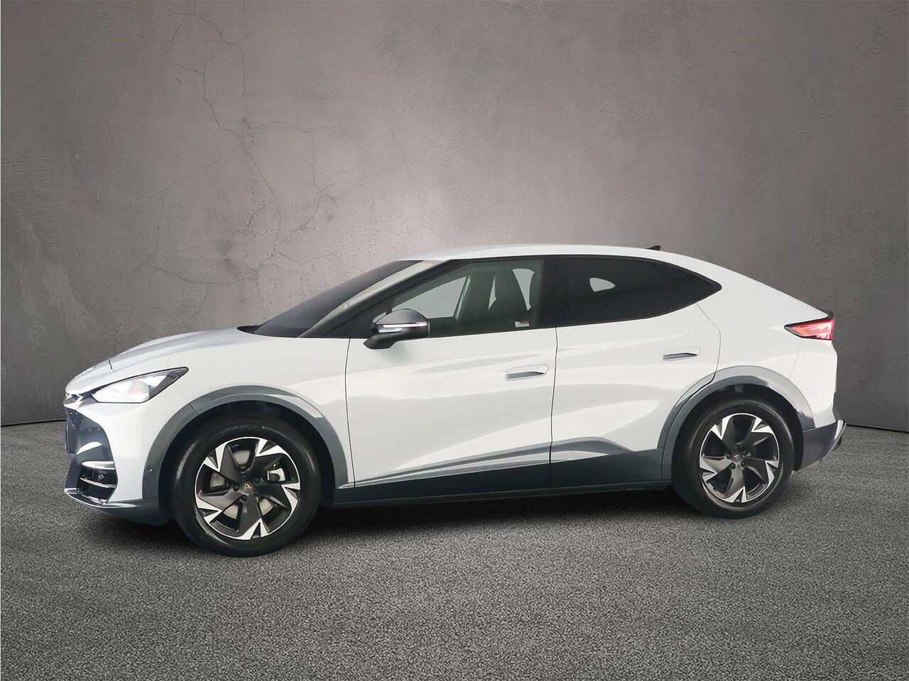 Cupra Tavascan Business 286pk Automaat Warmtepomp, Adaptive cruise control, Elektrische achterklep, Achteruitrijcamera, Navigatie, Stuurwiel verwarmd