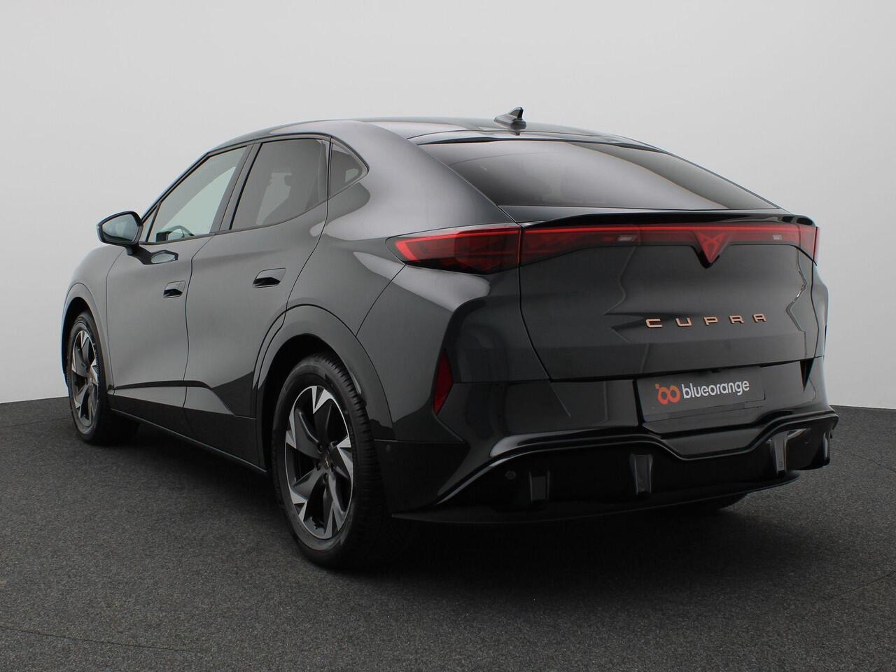 Cupra Tavascan Business 82 kWh 286PK Aut. Warmtepomp, Matrix-LED, Keyless, Achteruitrijcamera, Alarm, Virtual Pedal, Side Assist, Travel Assist, Stoel- en Stuurwielverwarming, 19" LM Velgen