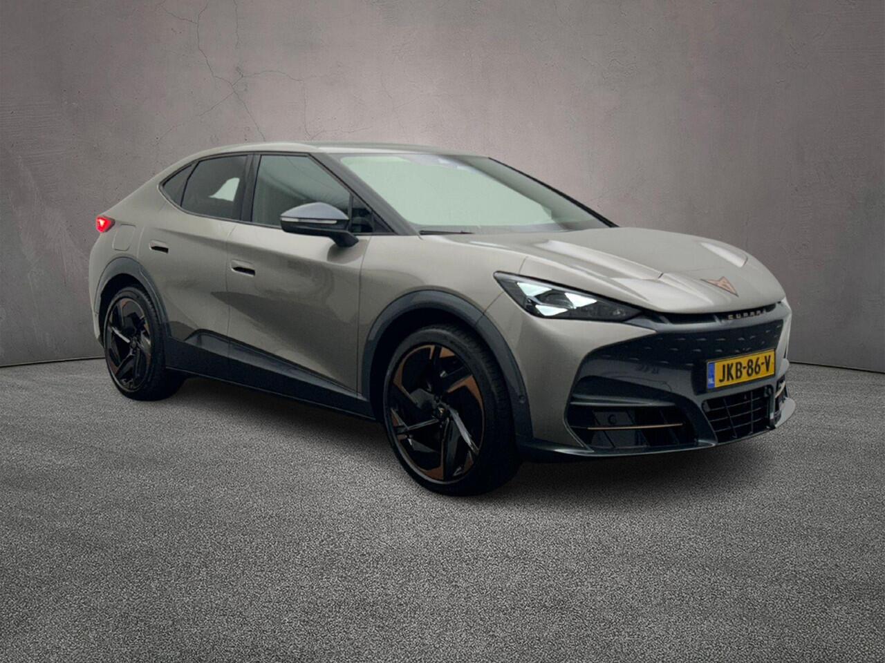 Cupra Tavascan Adrenaline 286pk Automaat Panoramadak, Adaptive cruise control, 360 camera, Achteruitrijcamera, LED matrix koplampen, Elektrische achterklep, Stuurwiel verwarmd