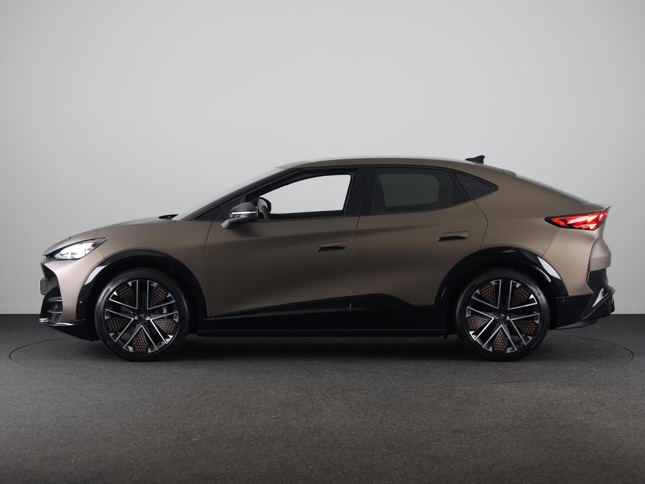 Cupra Tavascan VZ Extreme 82 kWh 340PK 4x4 | Matte lak | Sennheiser | Panoramadak | 21 inch | Head-Up Display | Lederen bekleding met stoelverwarming & ventilatie | Bucket Seats |