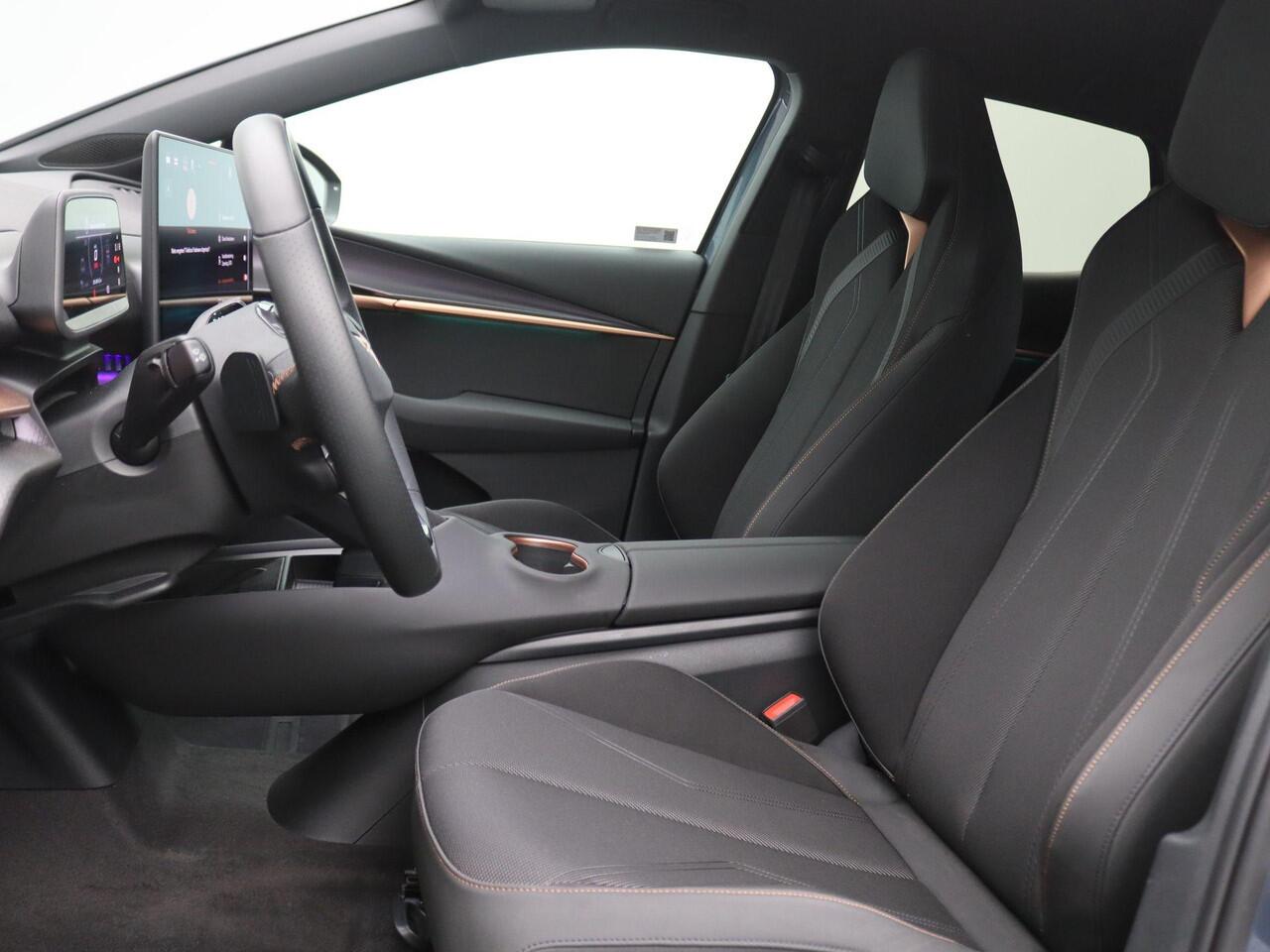 Cupra Tavascan Business 82 kWh 286PK Aut. SOH 100%, Warmtepomp, Matrix-LED, Keyless, Achteruitrijcamera, Alarm, Virtual Pedal, Side Assist, Travel Assist, Stoel- en Stuurwielverwarming, 19" LM Velgen