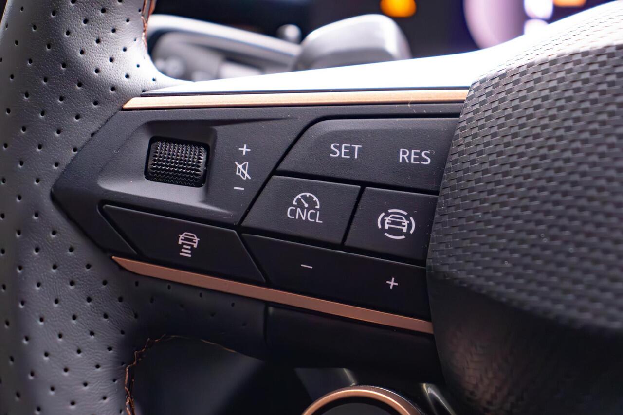 Cupra Terramar 1.5 TSI e-Hybrid VZ Performance | 360 graden camera | Head-up display | Sennheiser geluidssysteem | Stoel- en stuurverwarming | Travel Assist | Dodehoeksensor| Sfeerverlichting