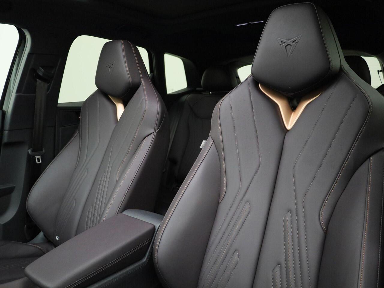 Cupra Terramar 1.5 TSIe-Hybrid 200kW/272PK VZ America s CUP DSG · Panoramadak · Leder · Android/Apple · Garantie tot oktober 2026