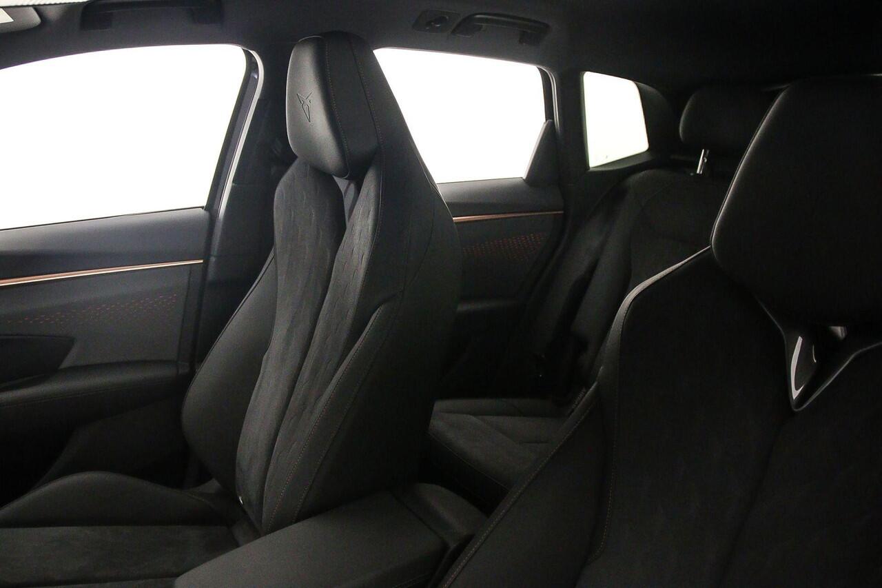 Cupra Terramar Business 1.5 eTSI 150pk DSG Automaat Adaptive cruise control, Elektrische achterklep, 360 camera, Achteruitrijcamera, LED matrix koplampen, Navigatie