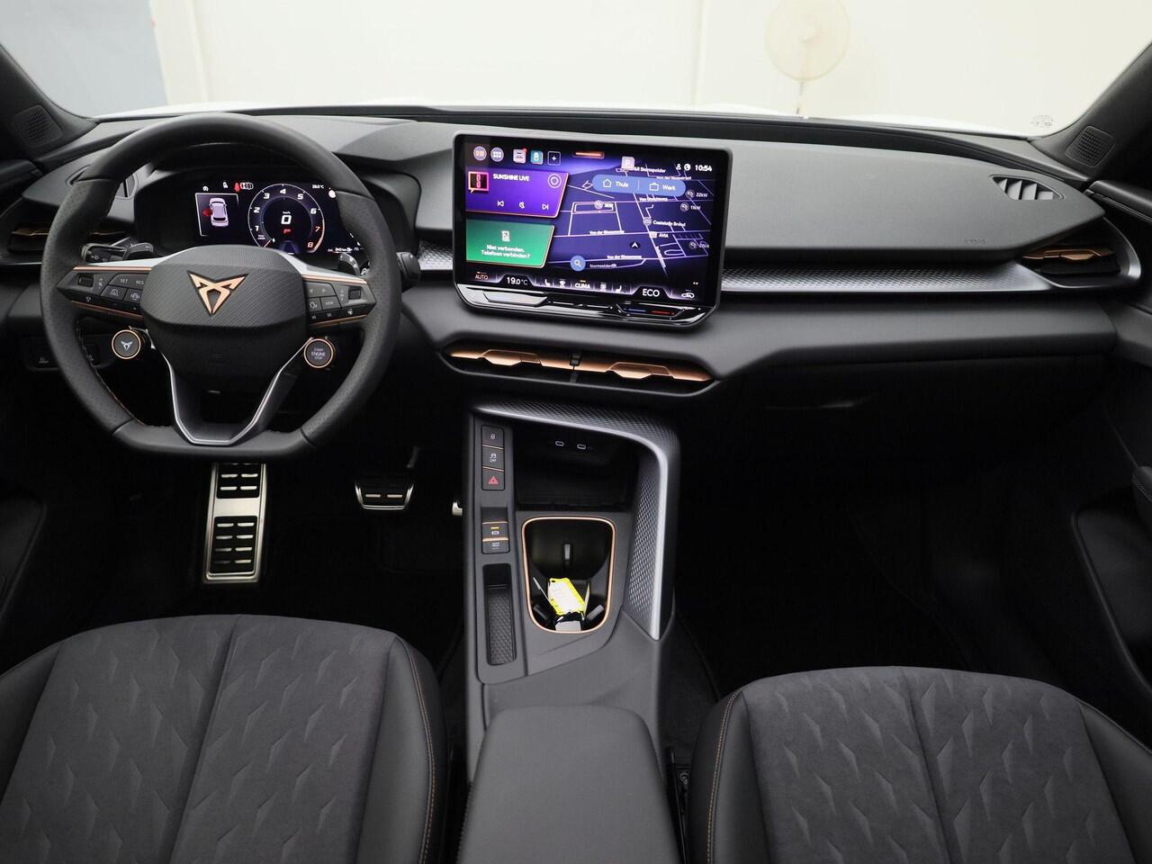 Cupra Terramar 1.5 TSIe-Hybrid 200kW/272PK VZ Performance · Panoramadak · Trekhaak · Camera + Parkeersensoren · Garantie tot juni 2027