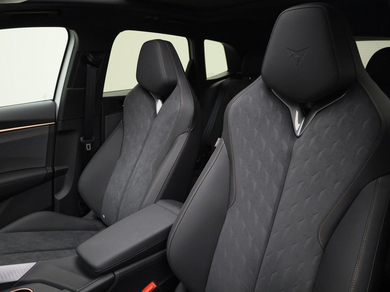 Cupra Terramar 1.5 TSIe-Hybrid 200kW/272PK VZ Performance · Panoramadak · Trekhaak · Camera + Parkeersensoren · Garantie tot juni 2027