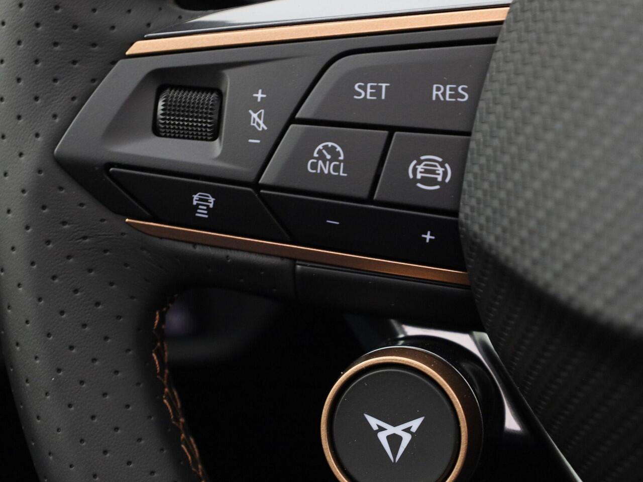 Cupra Terramar 1.5 TSIe-Hybrid 200kW/272PK VZ Performance · Panoramadak · Trekhaak · Camera + Parkeersensoren · Garantie tot juni 2027