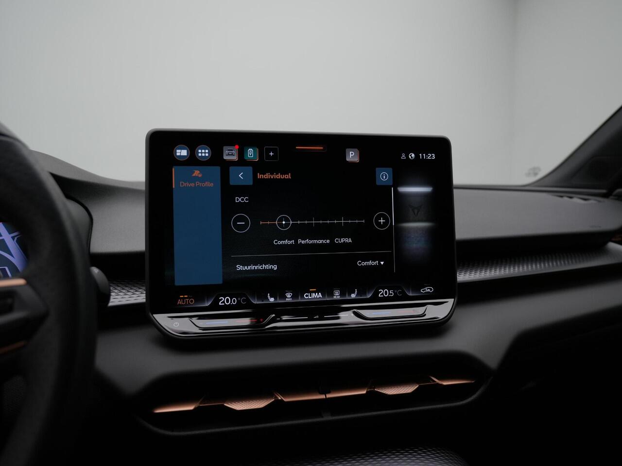 Cupra Terramar 1.5 TSI e-Hybrid 272 pk DSG VZ Performance | Panoramadak | Trekhaak | Leder/Suede | Sennheiser | Geheugenstoel | Matrix LED | Adaptief onderstel | Rondomzicht camera