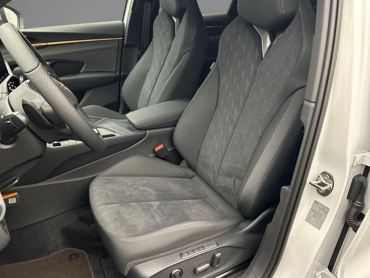 Cupra Terramar Business 1.5 TSI eHybrid 204pk DSG Automaat Head up display, Sennheiser audio, Adaptive cruise control, 360 camera, Achteruitrijcamera, Elektrische achterklep