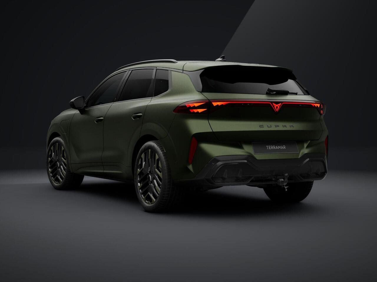 Cupra Terramar 1.5 TSI e-Hybrid VZ Tribe Edition 272pk / Tribe Edition velgen / matrix led verlichting / glazen schuif-kanteldak / wegklapbare trekhaak