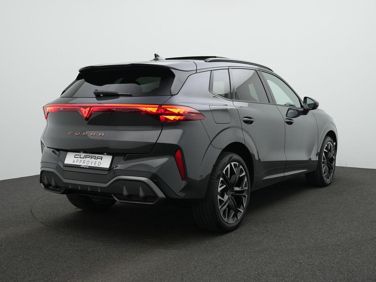 Cupra Terramar 1.5 TSI e-Hybrid 272 pk DSG VZ | Panoramadak | Leder/Suede | Sennheiser | 360 Camera | Geheugenstoel | Matrix LED | Head-up display