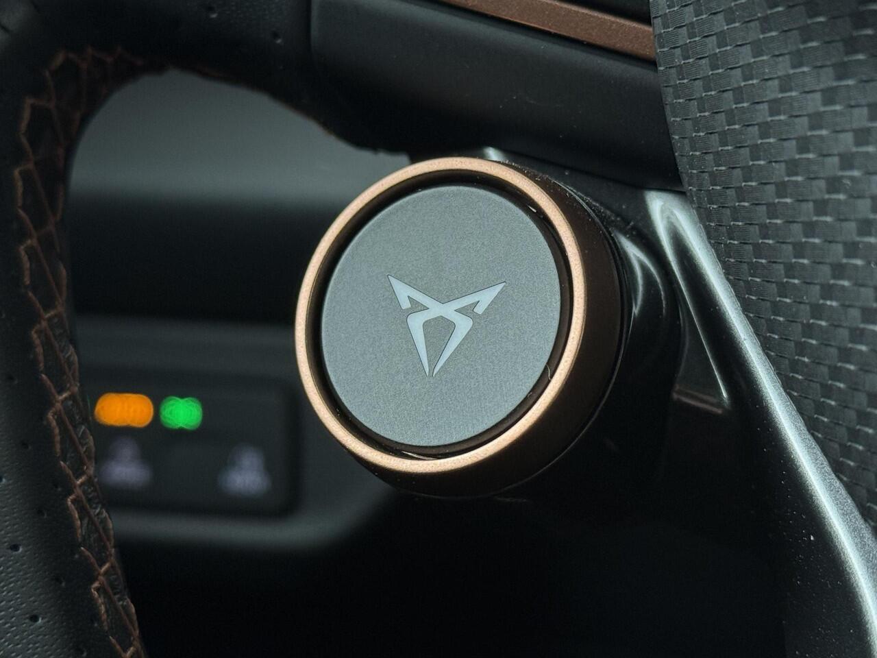 Cupra Terramar 1.5 TSI e-Hybrid VZ America s CUP | 272 PK | Panoramadak | Akebono performance remsysteem | Head-up display | Matrix LED koplampen | Lederen bekleding | 360 Graden camera |