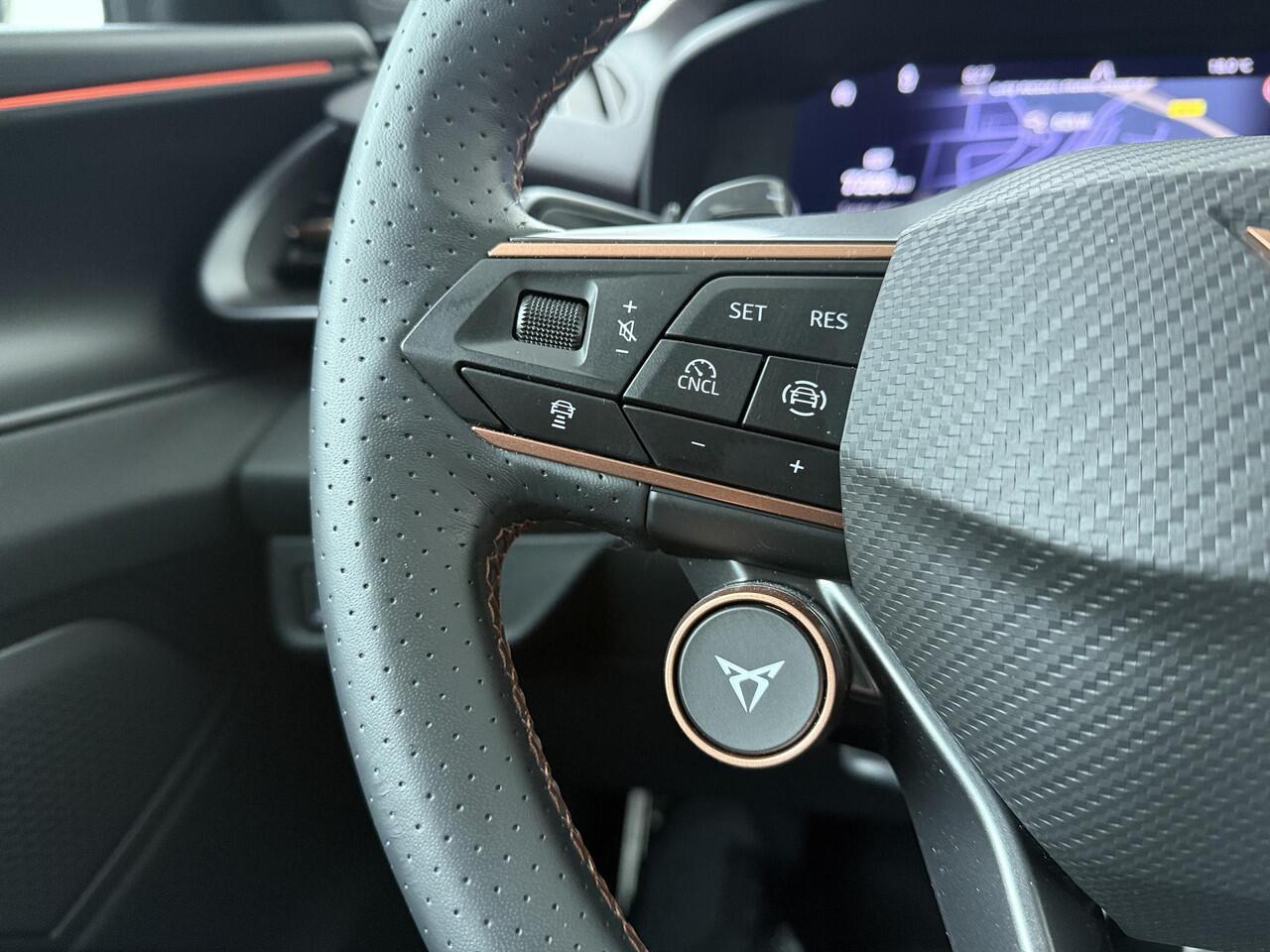 Cupra Terramar 1.5 TSI e-Hybrid VZ America s CUP | 272 PK | Panoramadak | Akebono performance remsysteem | Head-up display | Matrix LED koplampen | Lederen bekleding | 360 Graden camera |