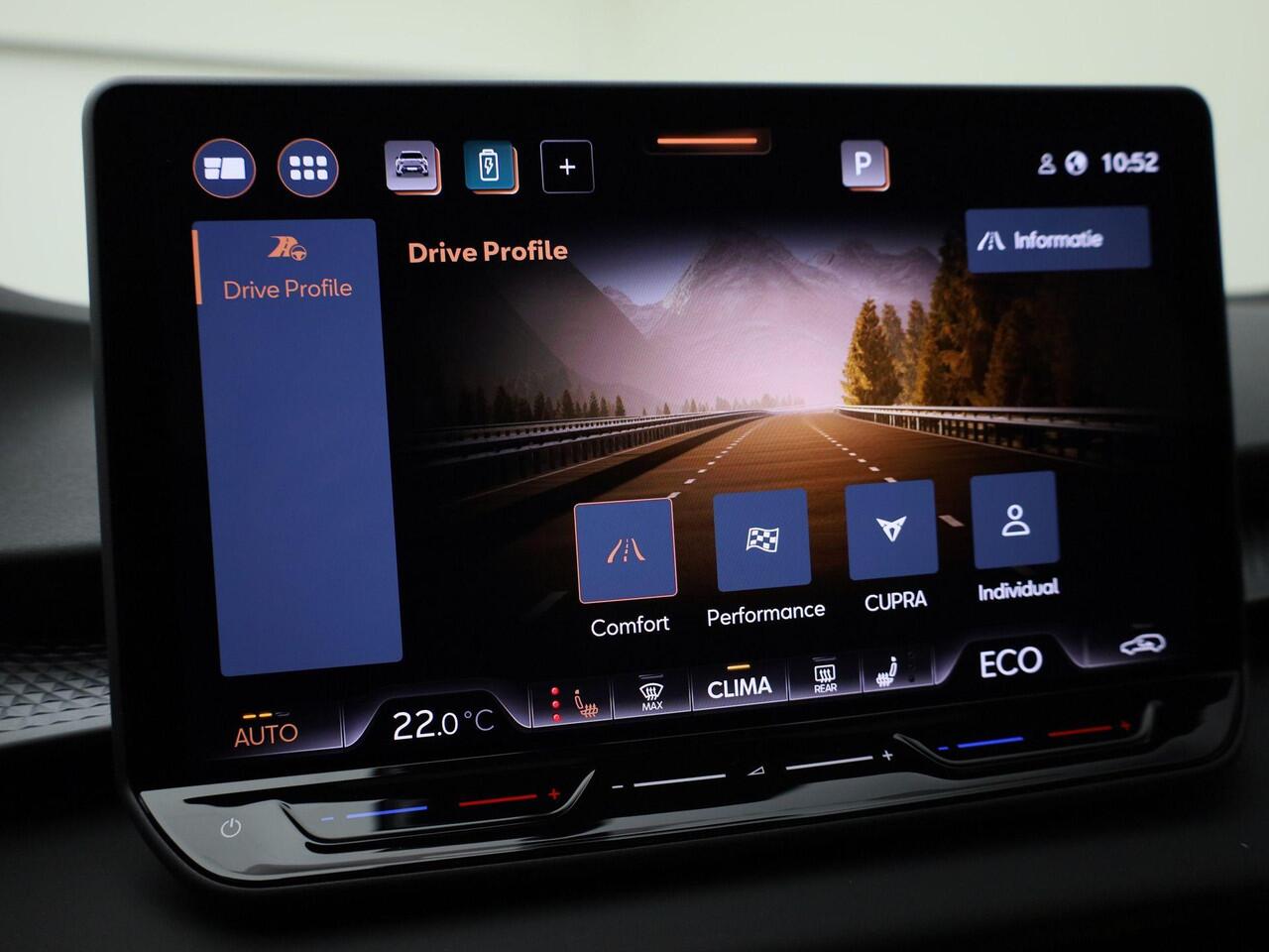 Cupra Terramar 1.5TSIe-Hybrid 200kW/272PK VZ America s CUP · Panoramadak · Leder · 360°Camera + Parkeersensoren · Garantie t/m 26-06-2027