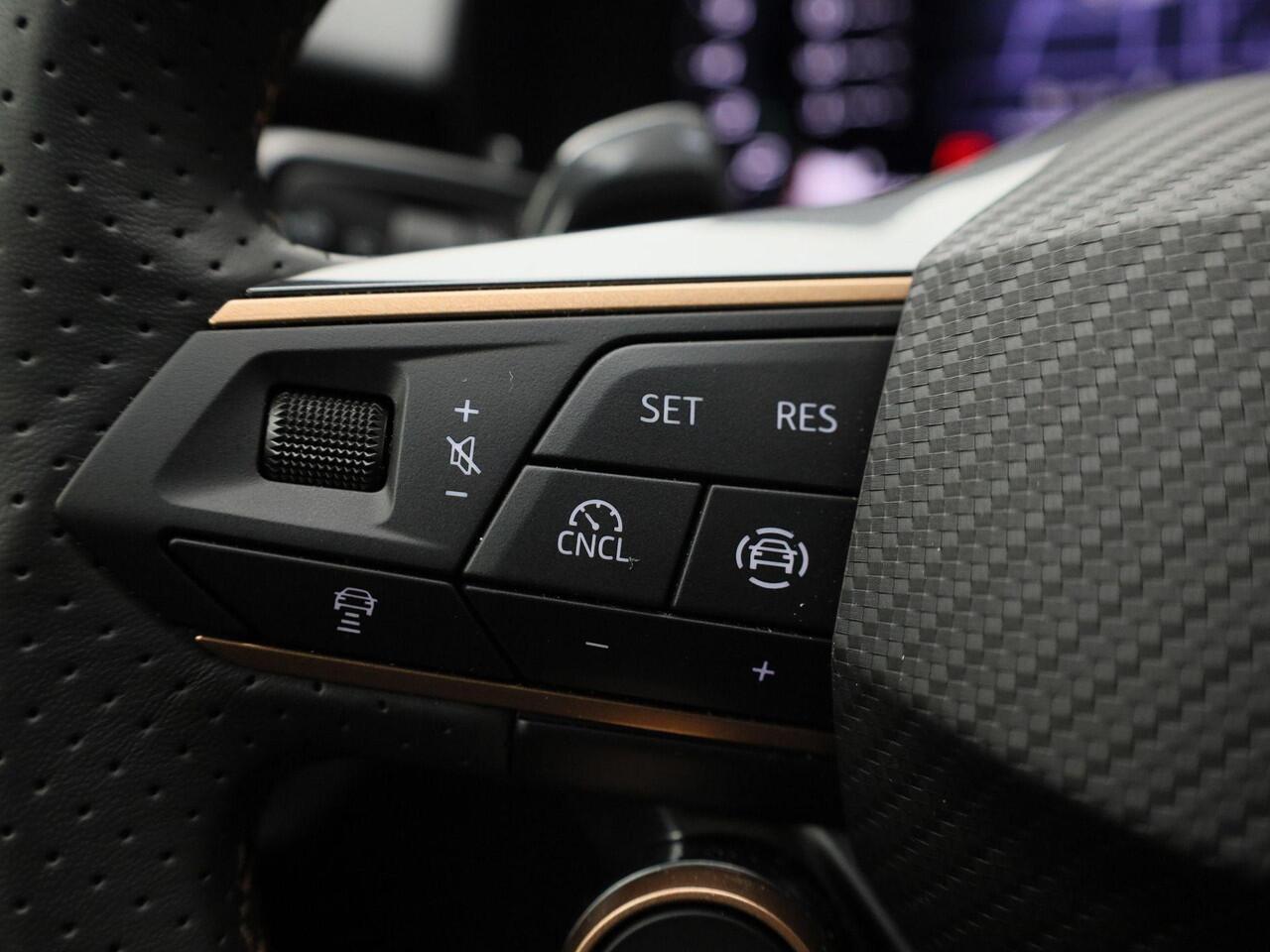 Cupra Terramar 1.5TSIe-Hybrid 200kW/272PK VZ America s CUP · Panoramadak · Leder · 360°Camera + Parkeersensoren · Garantie t/m 26-06-2027