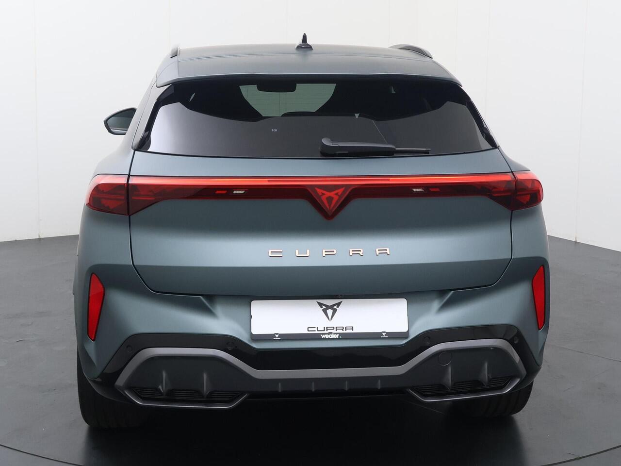 Cupra Terramar 1.5 TSI e-Hybrid VZ America s CUP | 272 PK | SoH 100% | Trekhaak wegklapbaar | Head-up display | Sennheiser geluidssysteem | Lederen bekleding | Fabrieksgarantie tot 10/2030 of 150.000km |