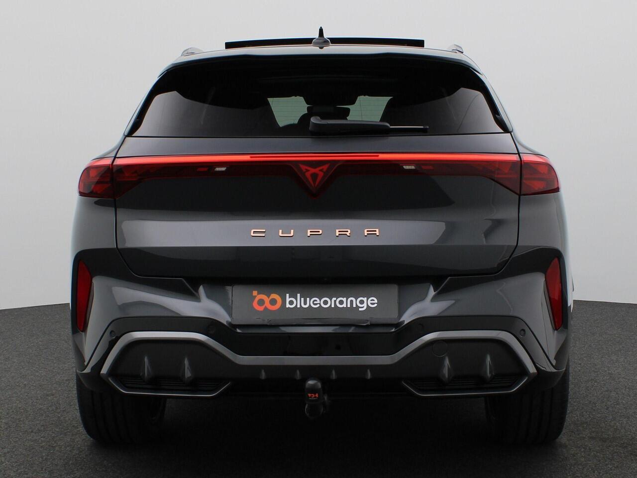 Cupra Terramar 1.5 TSI e-Hybrid VZ Performance 272PK DSG matrix led, Leder, trekhaak, Sennheiser audio, 360gr. camera, head-up display, alarm, elektrisch glazen panorama-dak, winterpakket, adaptive cruise met travel assist, side assist, virtual pedal, keyless, 20" licht