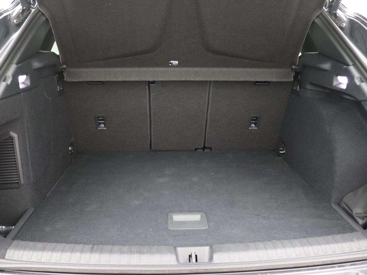 Cupra Terramar 1.5 TSI e-Hybrid VZ Performance 272PK DSG matrix led, Leder, trekhaak, Sennheiser audio, 360gr. camera, head-up display, alarm, elektrisch glazen panorama-dak, winterpakket, adaptive cruise met travel assist, side assist, virtual pedal, keyless, 20" licht