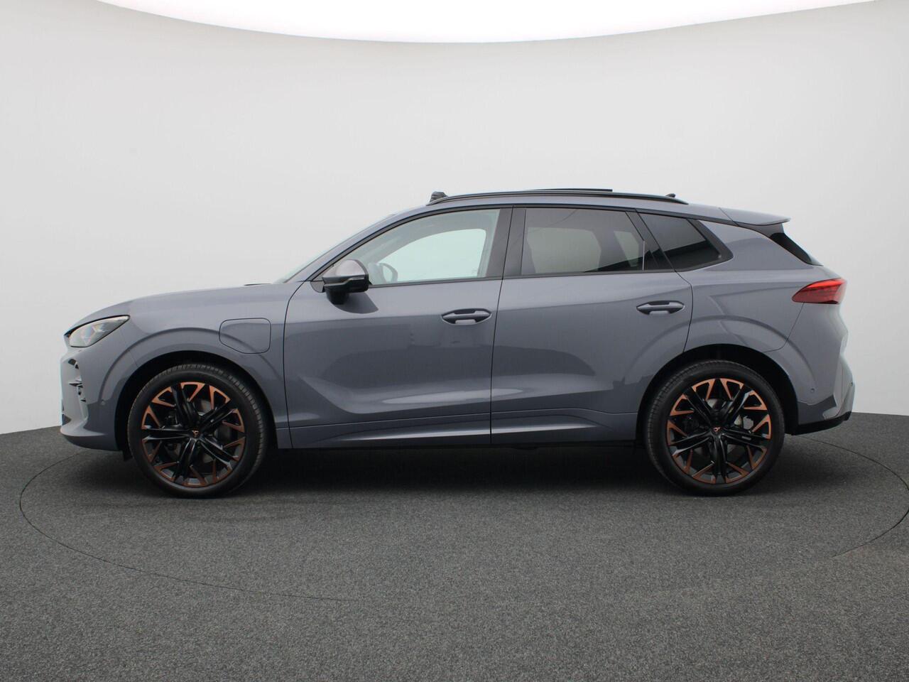 Cupra Terramar 1.5 TSI e-Hybrid VZ Performance 272PK DSG matrix led, trekhaak, sennheiser audio, 360gr. camera, head-up display, alarm, schuif-kanteldak, winterpakket, adaptive cruise met travel assist, side assist, virtual pedal, keyless, 20" lichtmetaal