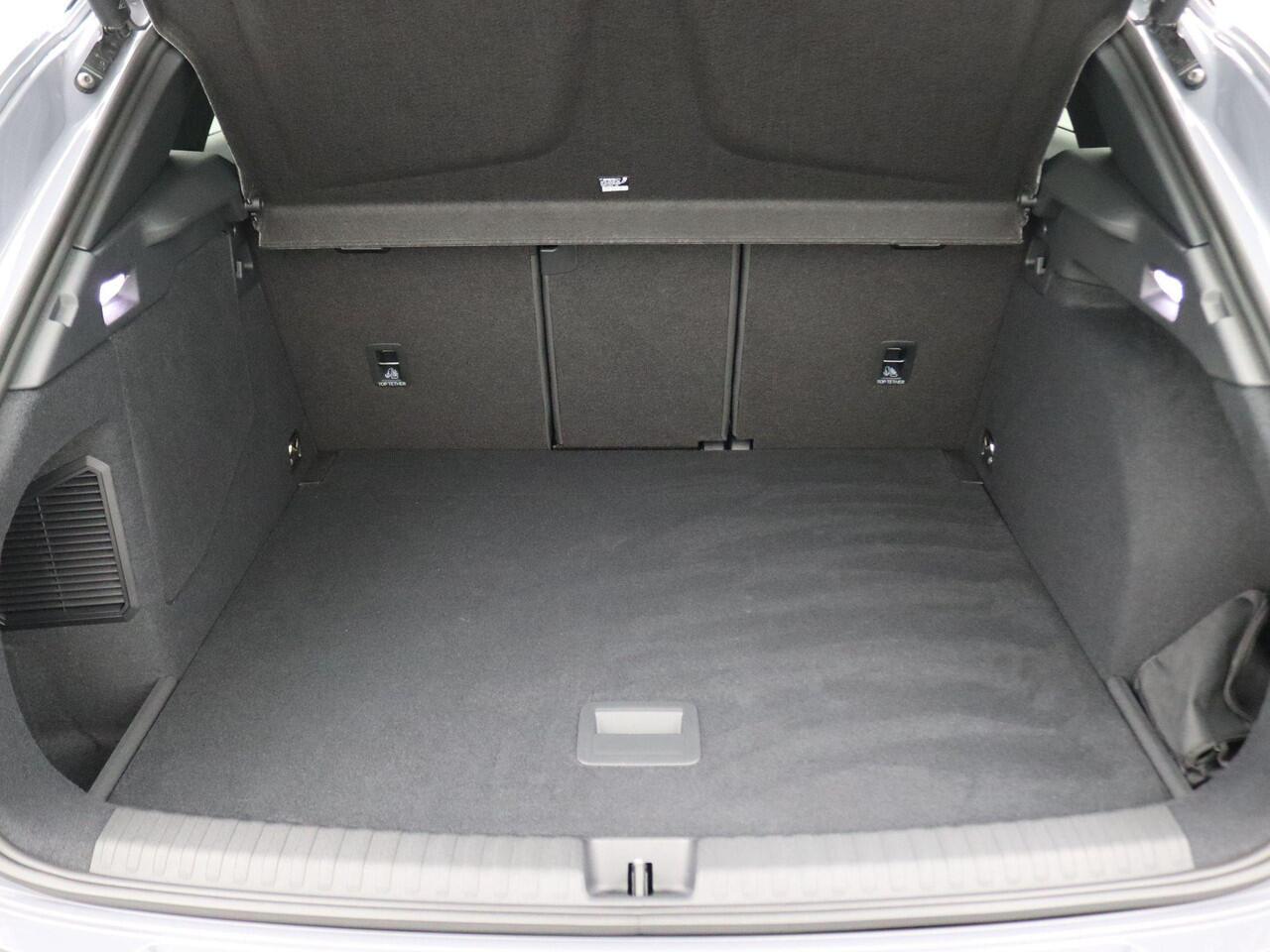 Cupra Terramar 1.5 TSI e-Hybrid VZ Performance 272PK DSG matrix led, trekhaak, sennheiser audio, 360gr. camera, head-up display, alarm, schuif-kanteldak, winterpakket, adaptive cruise met travel assist, side assist, virtual pedal, keyless, 20" lichtmetaal