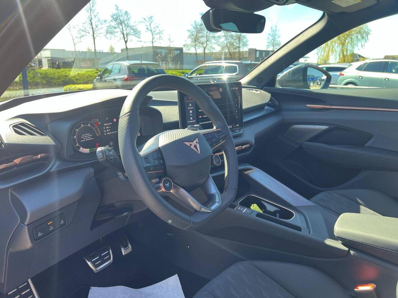 Cupra Terramar 1.5 TSI e-Hybrid VZ Performance | Pano dak | 20" inch | Trekhaak | 272 pk | Sennheiser Audio | HUD | PHEV | Uniek ! |