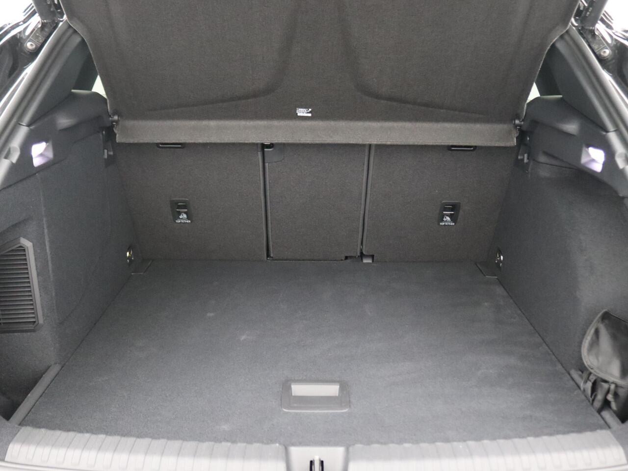 Cupra Terramar 1.5 TSI e-Hybrid VZ Performance 272PK DSG leder, trekhaak, Sennheiser audio, 360gr. camera, head-up display, matrix LED, elektrisch glazen panorama-dak, winterpakket, alarm, adaptive cruise met travel assist, side assist, virtual pedal, keyless, 20" licht