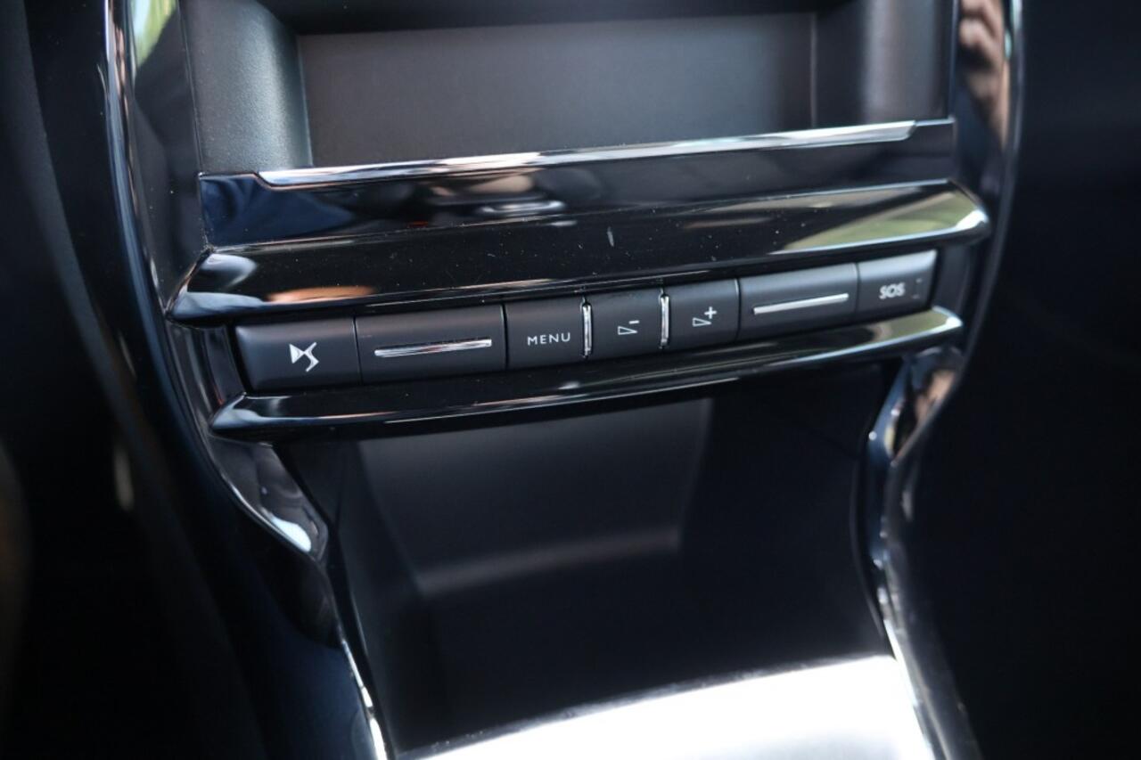 DS DS 3 1.2 Performance Line *Parelmoer*LED*