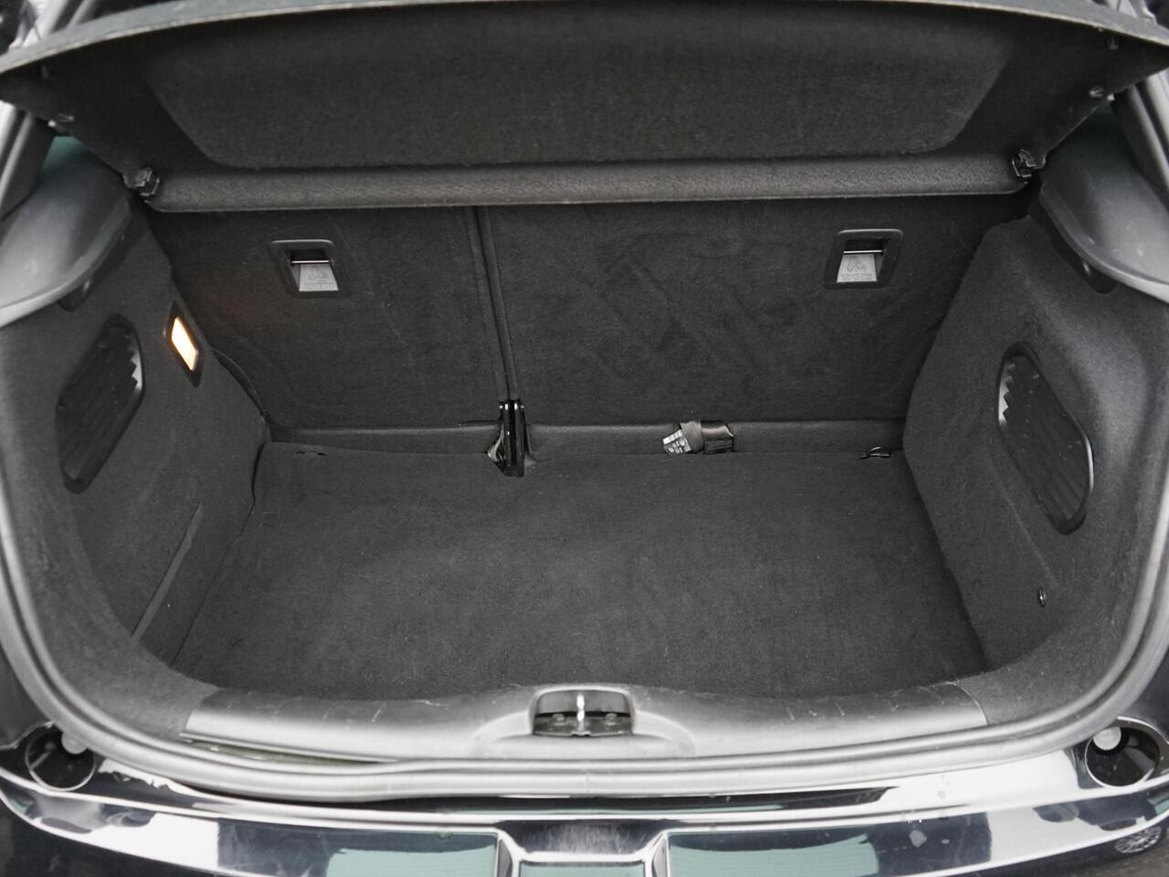 DS DS 3 1.2 PureTech Performance Line Orig. NL / LED / Automaat! / Camera / Climate / 17'' LM velgen / 3D achterlichten