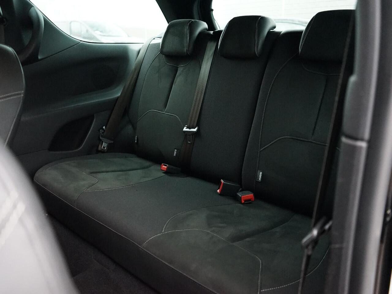 DS DS 3 1.2 PureTech Performance Line Orig. NL / LED / Automaat! / Camera / Climate / 17'' LM velgen / 3D achterlichten