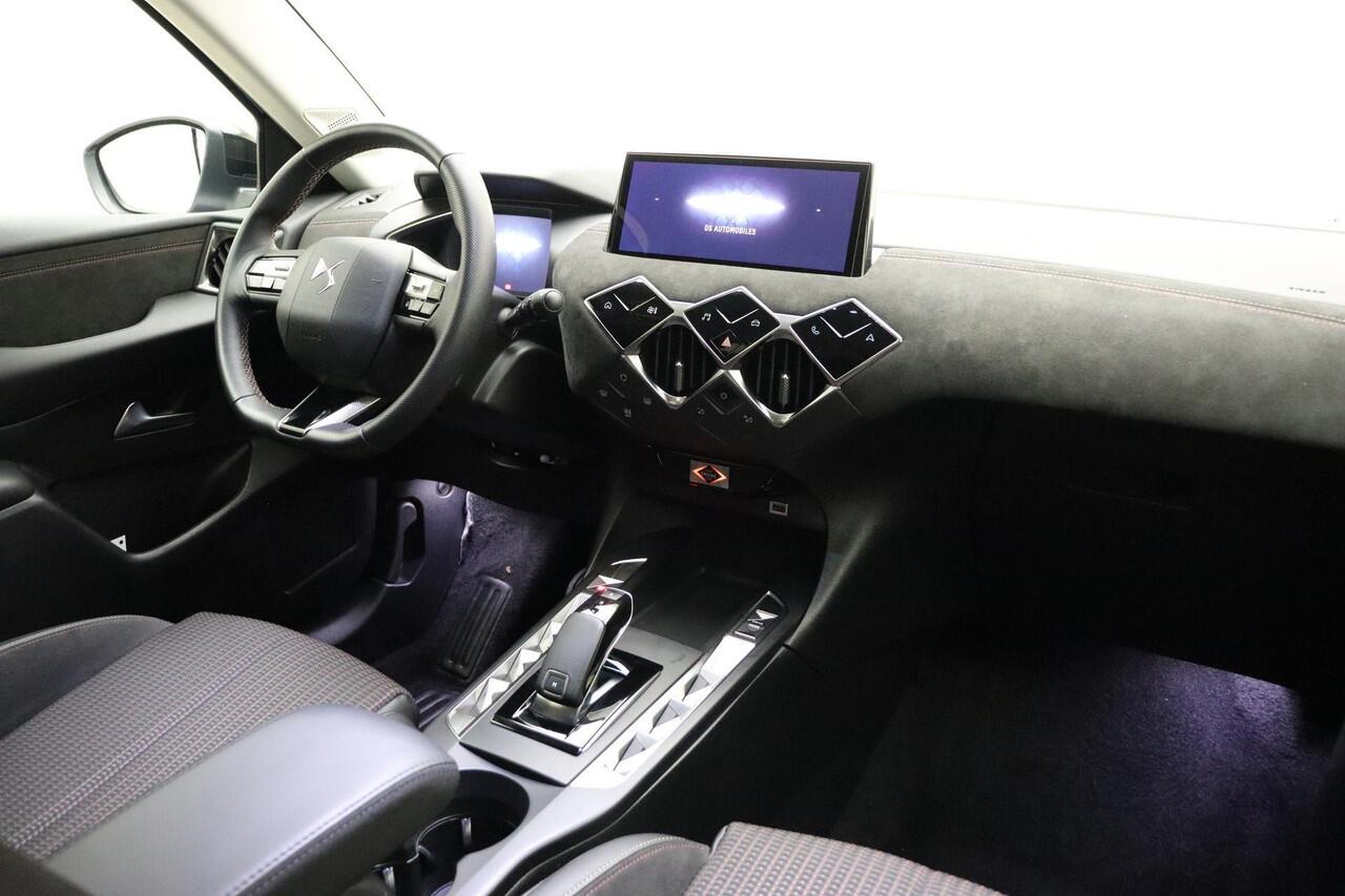 DS DS 3 1.2 PureTech 130pk Performance Line | Automaat | Navigatie | Keyless | Camera | Zwart dak | Climate control | Lichtmetalen velgen