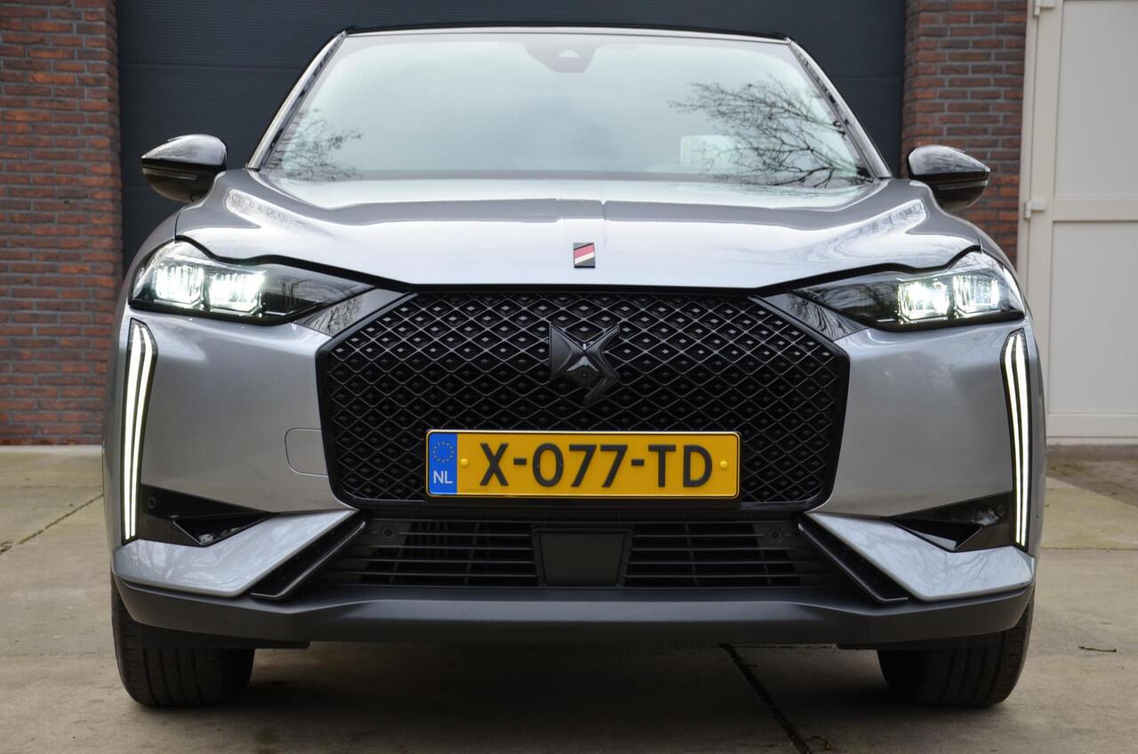 DS DS 3 1.2 PureTech Performance Line Automaat/Navi/Pdc/Ecc/Stoelverwarming/Cruise control adaptief met Stop&Go en stuurhulp/Achteruitrijcamera/Velours/alcantara bekleding