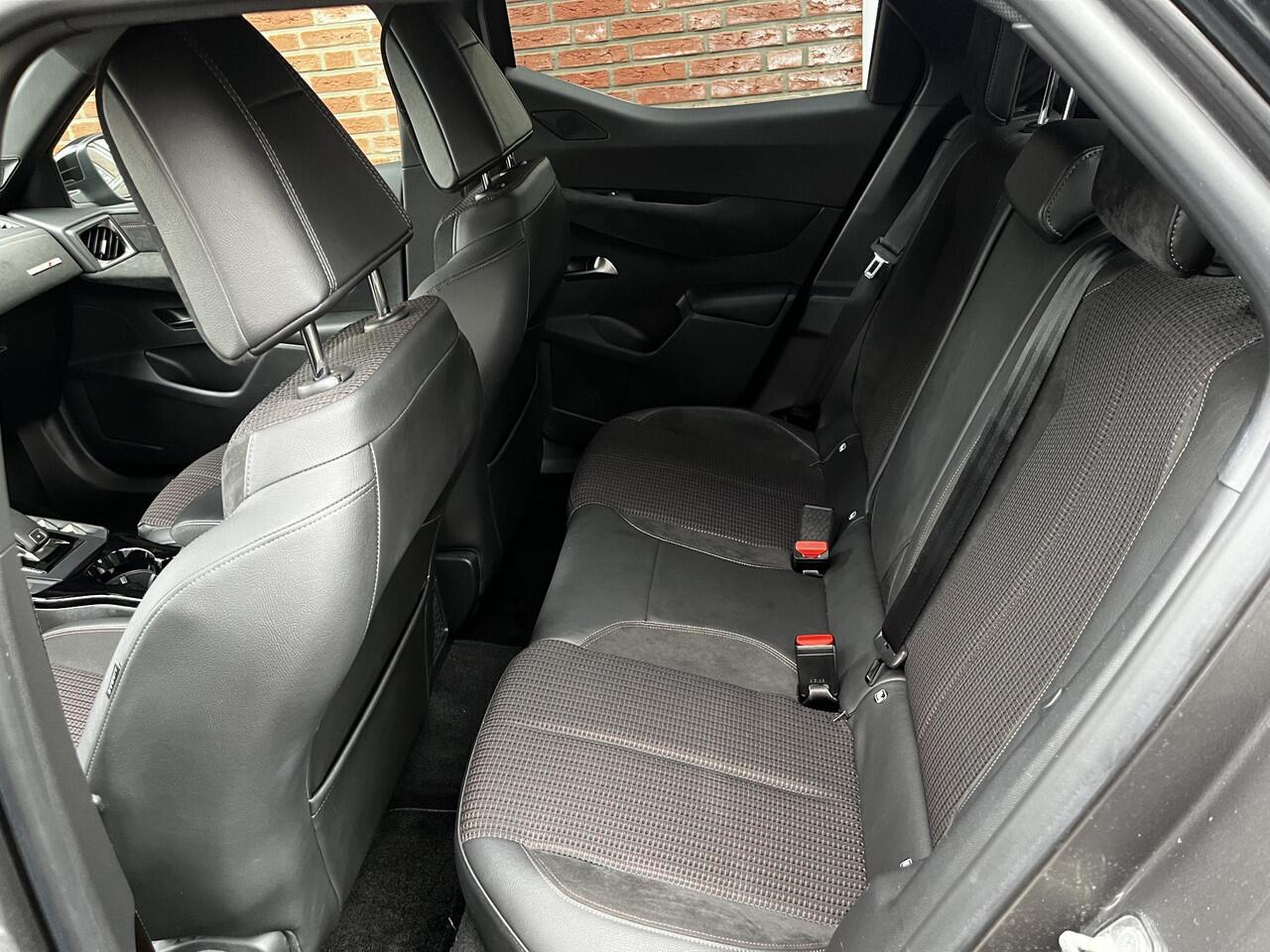 DS DS 3 CROSSBACK Performance Line+ 1.2 Turbo 130pk EAT8 | HEAD-UP | LED MATRIX | STOELVERW. | ADAPTIVE CRUISE | NAVI | 180° CAMERA | KEYLESS | APPLE CARPLAY / ANDROID AUTO | ISOFIX |