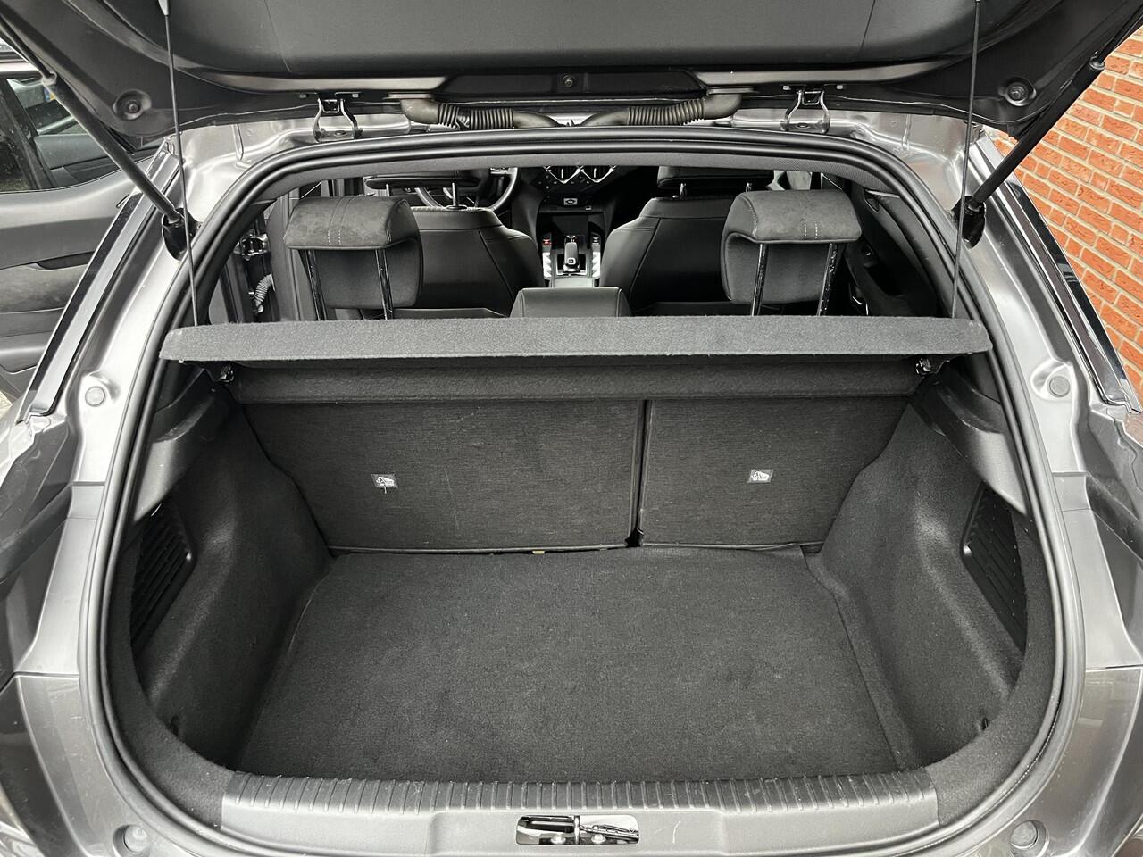 DS DS 3 CROSSBACK Performance Line+ 1.2 Turbo 130pk EAT8 | HEAD-UP | LED MATRIX | STOELVERW. | ADAPTIVE CRUISE | NAVI | 180° CAMERA | KEYLESS | APPLE CARPLAY / ANDROID AUTO | ISOFIX |