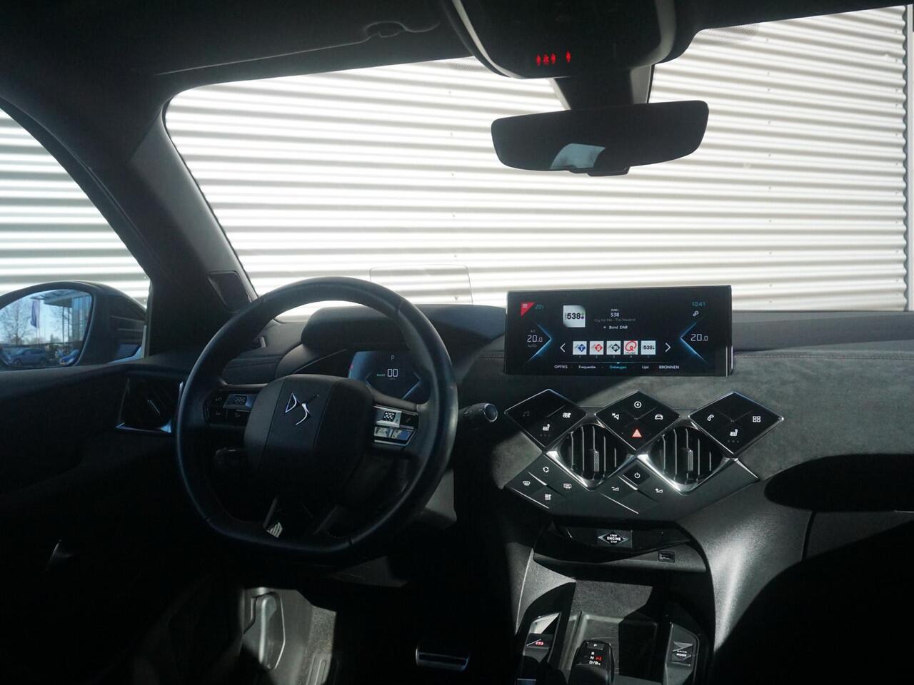 DS DS 3 CROSSBACK E-Tense Performance Line 50 kWh | SoH 92,4 % | Navigatie pro | Parkpilot/Camera | HUD | Keyless |