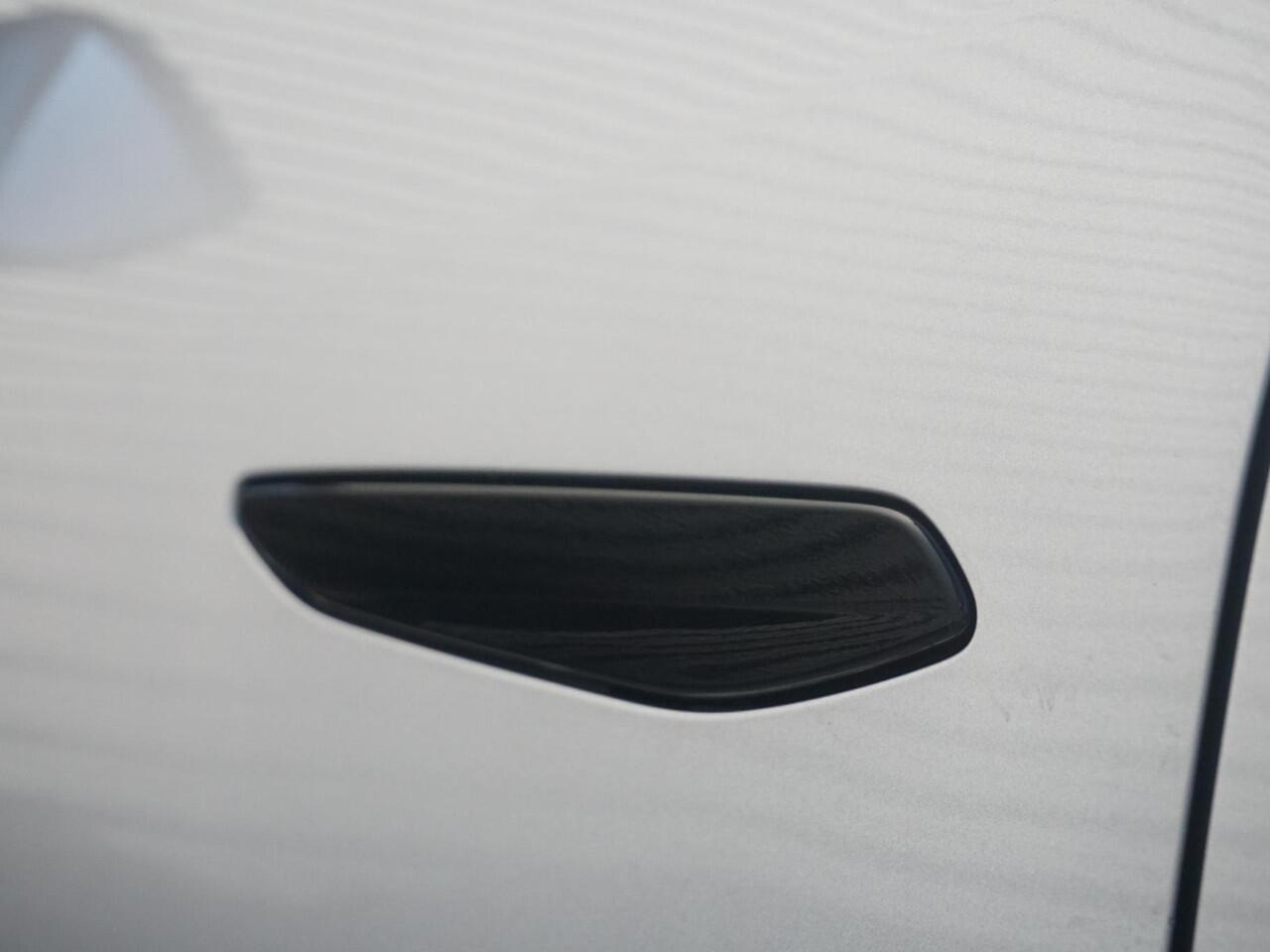 DS DS 3 CROSSBACK E-Tense Performance Line 50 kWh | SoH 92,4 % | Navigatie pro | Parkpilot/Camera | HUD | Keyless |