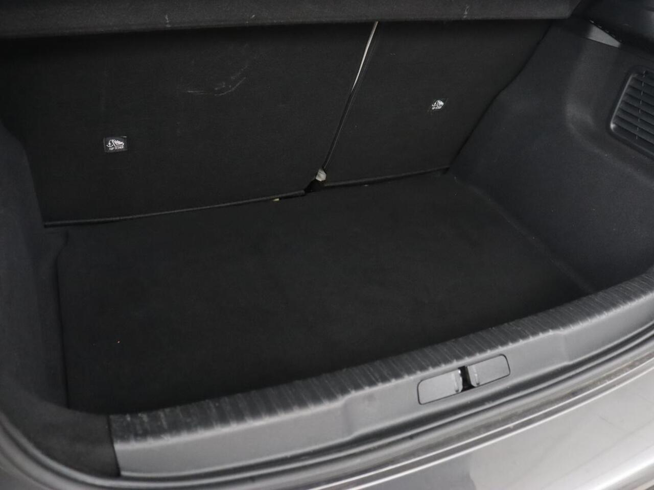 DS DS 3 CROSSBACK E-Tense Performance Line+ 50 kWh | 1e eigenaar | Adaptive cruise | Matrix LED | Alcantara | Carplay | Navigatie | DAB | Parkeerhulp | Climate control | Dodehoek detectie