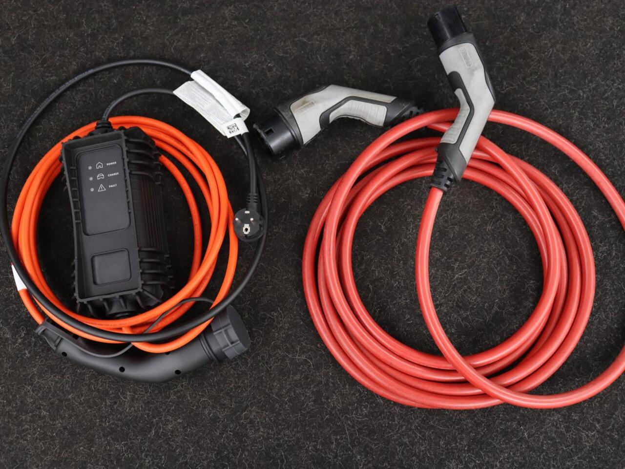 DS DS 3 CROSSBACK E-Tense Performance Line+ 50 kWh | 1e eigenaar | Adaptive cruise | Matrix LED | Alcantara | Carplay | Navigatie | DAB | Parkeerhulp | Climate control | Dodehoek detectie