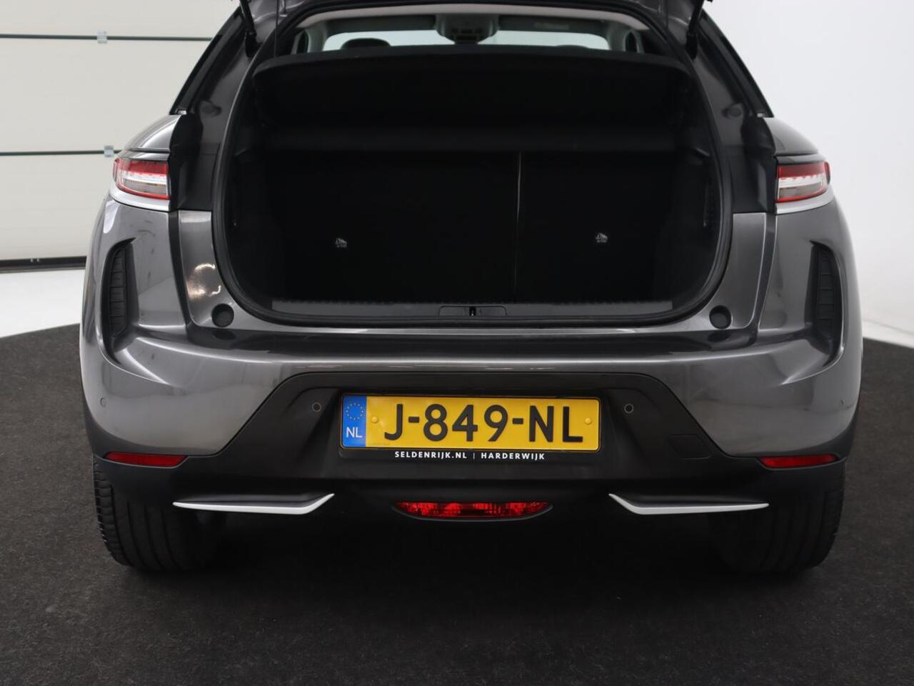 DS DS 3 CROSSBACK E-Tense Performance Line+ 50 kWh | 1e eigenaar | Adaptive cruise | Matrix LED | Alcantara | Carplay | Navigatie | DAB | Parkeerhulp | Climate control | Dodehoek detectie