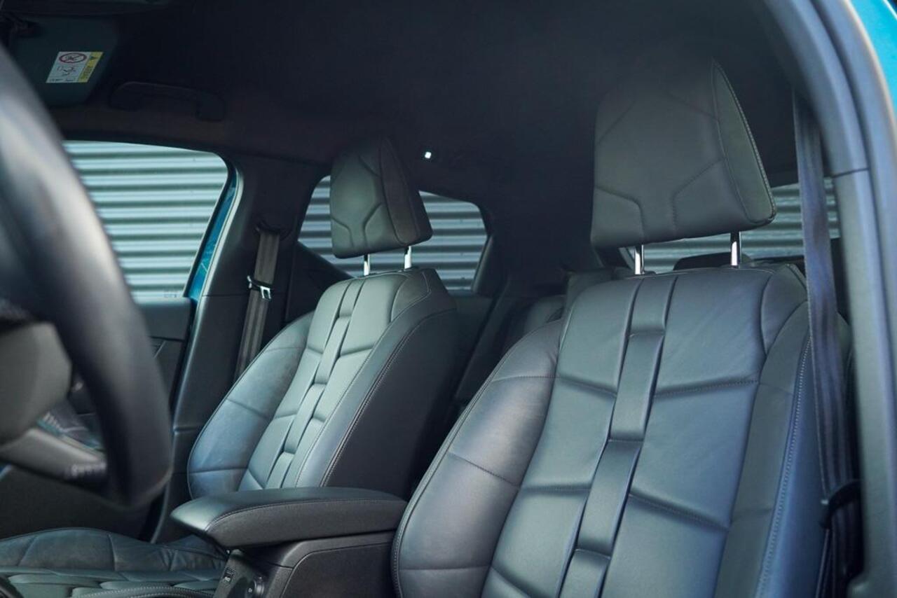 DS DS 3 CROSSBACK 1.2 PureTech Grand Chic / Opera / Aut / Adaptive Cruise / Carplay / Leder