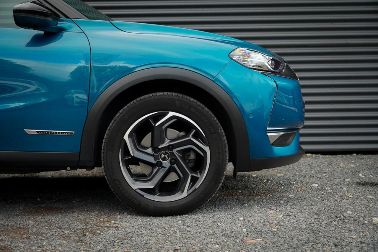 DS DS 3 CROSSBACK 1.2 PureTech Grand Chic / Opera / Aut / Adaptive Cruise / Carplay / Leder