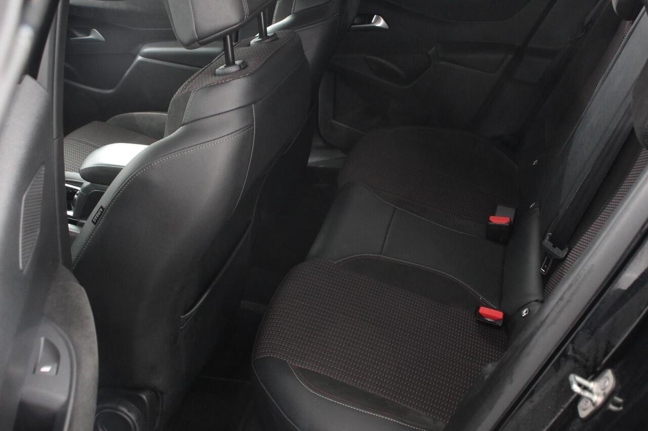 DS DS 3 CROSSBACK 1.2 PureTech 130 PK Automaat Performance Line | Climate Control | Parkeer sensoren Achter | Lichtmetalen velgen