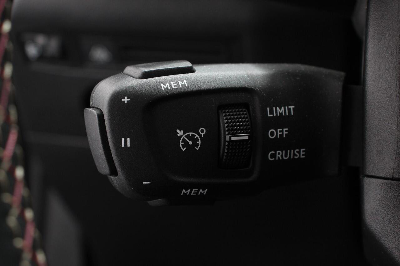 DS DS 3 CROSSBACK 1.2 PureTech 130 PK Automaat Performance Line | Climate Control | Parkeer sensoren Achter | Lichtmetalen velgen